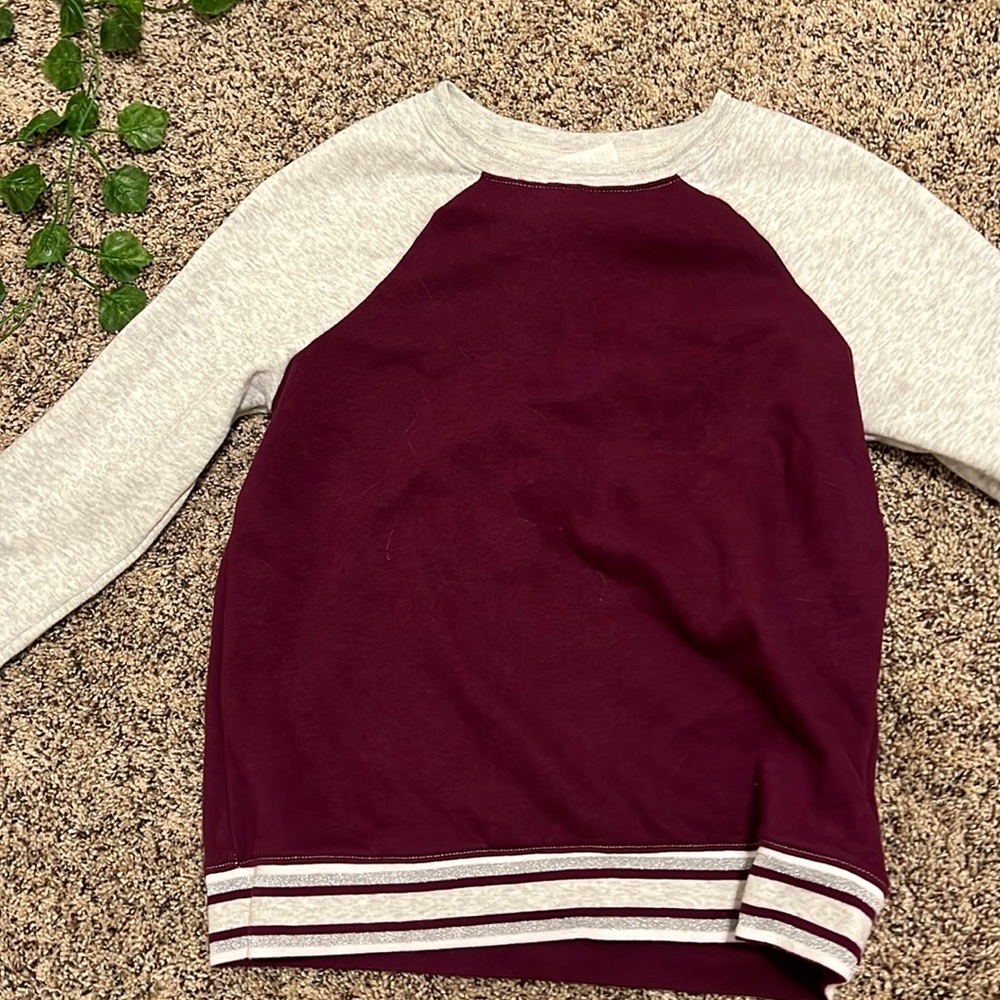ATHLETIC SWEATER! - Picture 1 of 2